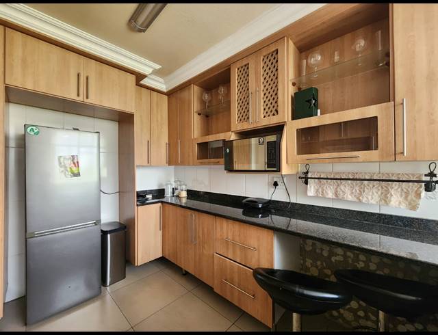 3 BEDROOM FLAT FOR SALE IN THREE RIVERS PROPER
